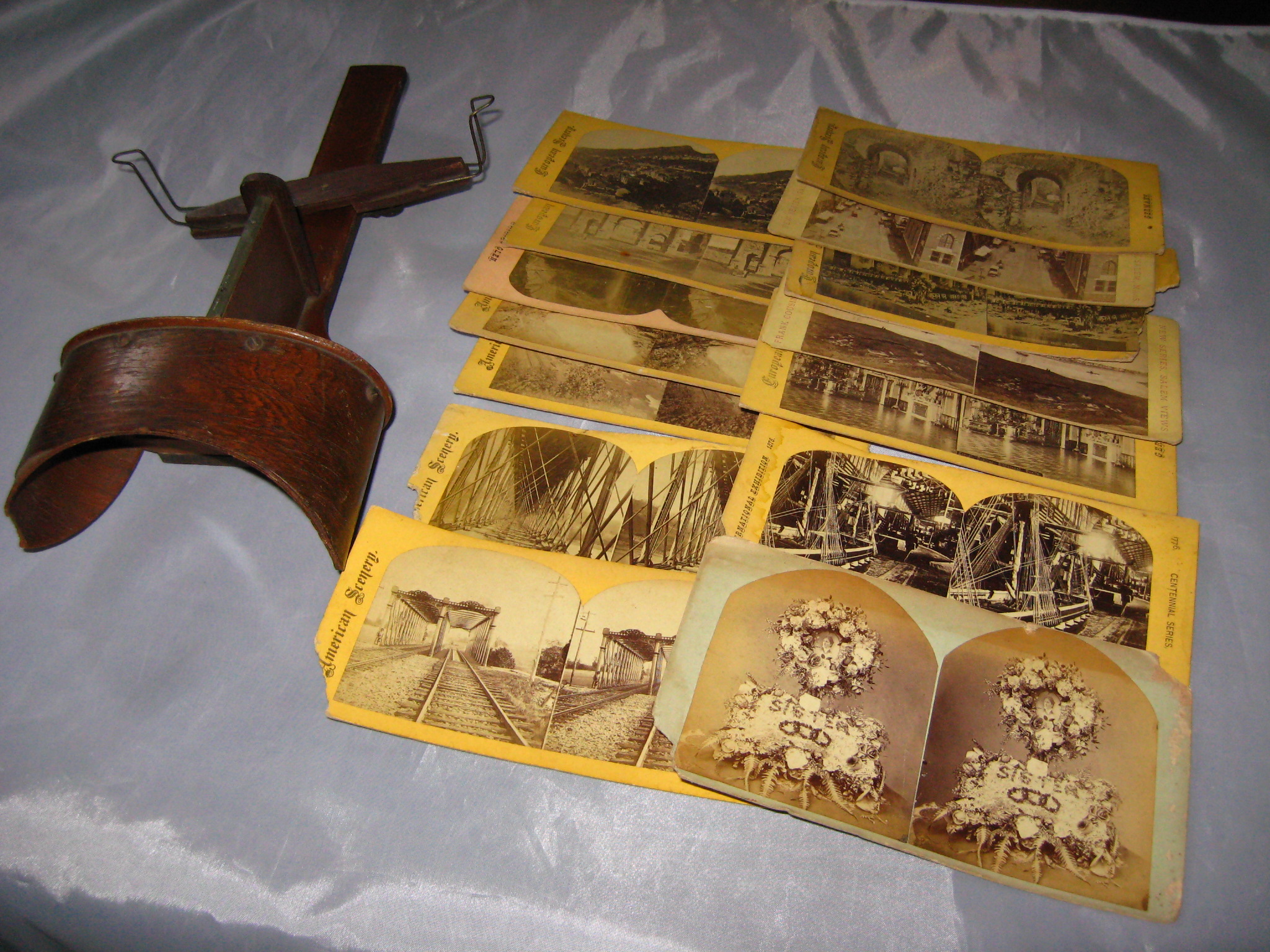Stereo Viewer with Cards